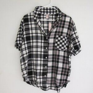 NWT Victoria Secret Black and White Flannel Pajama Top - Long Sleeve